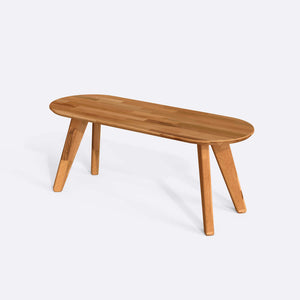Yase Oval Sehpa 120 x 44 cm, %100 masif kayın, doğal ahşap dokusu, beyaz zeminde üç çeyrek açıdan stüdyo çekimi