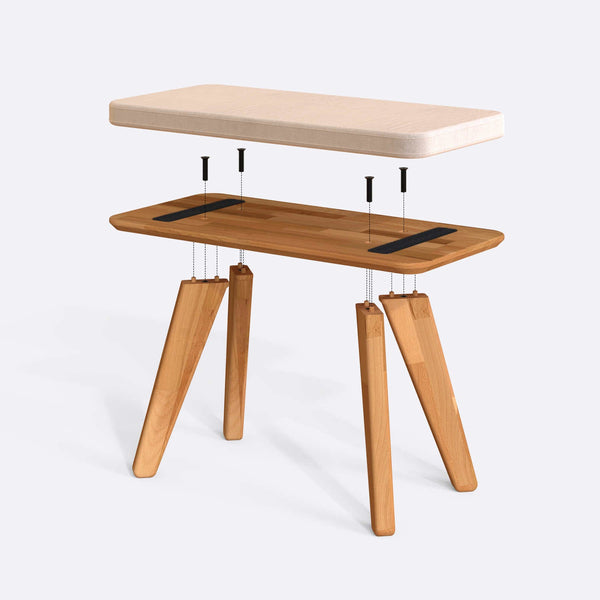 Han Bench 80 x 38 cm parçalarına ayrılmış montaj görünümü, ekru kadife oturum ve masif kayın ayaklar