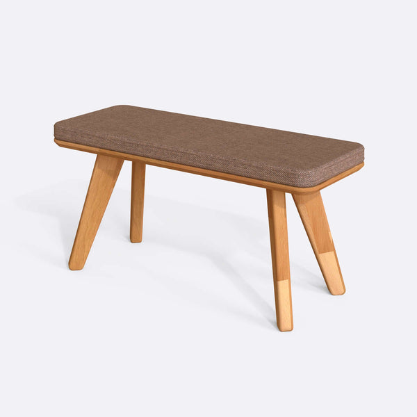 Han Bench 100 x 38 cm, kahve keten döşeme, masif kayın gövde, beyaz zeminde üç çeyrek açıdan çekim