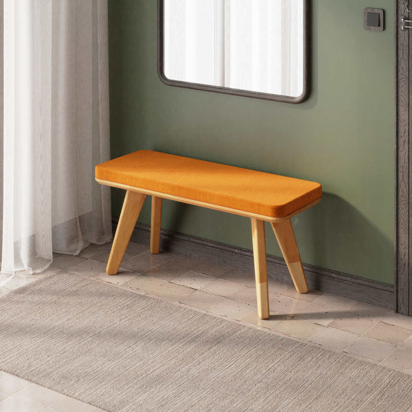 Han Bench 100 x 38 cm, badem kadife döşeme, masif kayın gövde, ev ortamında kullanım görünümü