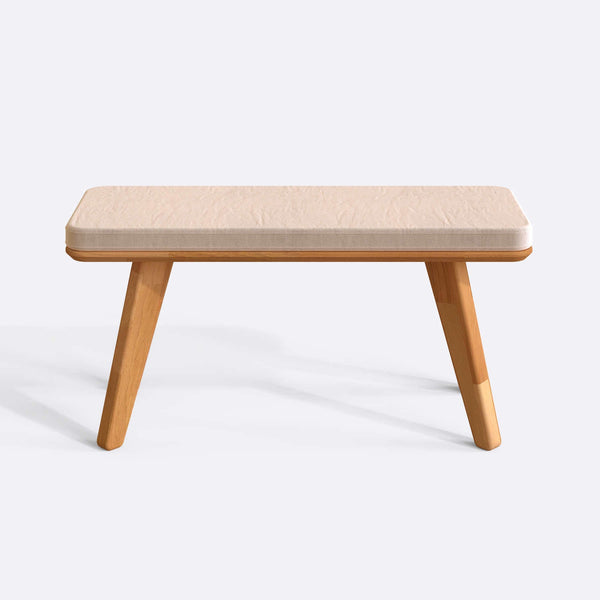 Han Bench 100 x 38 cm, ekru kadife döşeme, masif kayın gövde, beyaz zeminde önden stüdyo çekimi