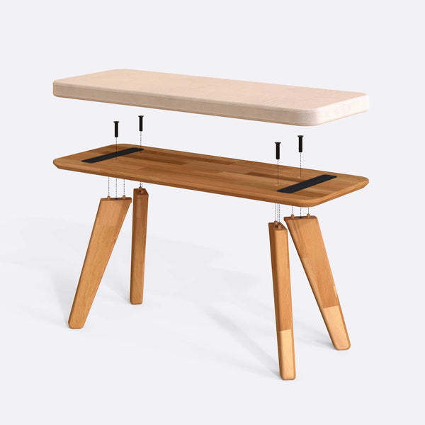 Han Bench 100 x 38 cm parçalarına ayrılmış montaj görünümü, ekru kadife oturum ve masif kayın ayaklar