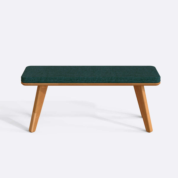 Han Bench 120 x 38, petrol keten döşeme, masif kayın gövde, beyaz zeminde önden stüdyo çekimi