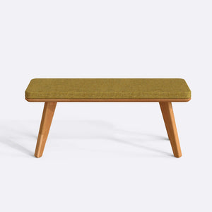 Han Bench 120 x 38, sarı keten döşeme, masif kayın gövde, beyaz zeminde önden stüdyo çekimi