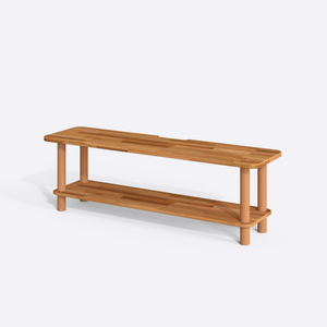 Sora TV Ünitesi 140 x 38 cm, %100 masif kayın, doğal ahşap dokusu, beyaz zeminde üç çeyrek açıdan stüdyo çekimi