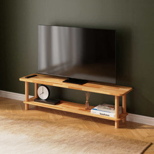 Sora TV Ünitesi 160 x 38 cm, %100 masif kayın, doğal ahşap dokusu, döşenmiş oda ortamında kullanım görünümü