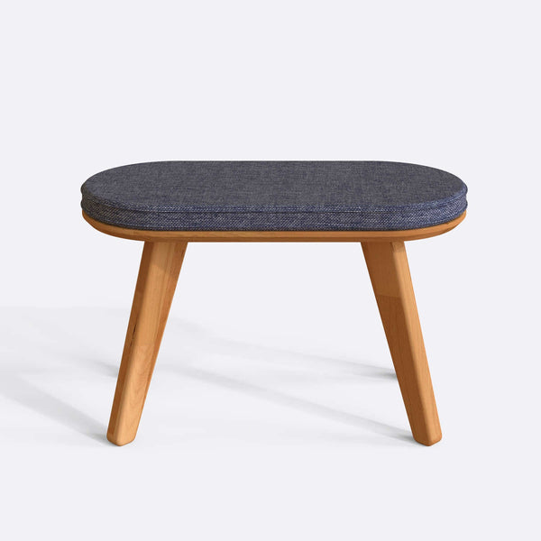 Yase Bench 80 x 38 cm, kül keten döşeme, masif kayın gövde, beyaz zeminde önden stüdyo çekimi