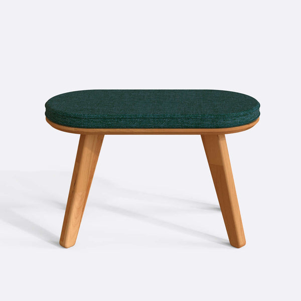 Yase Bench 80 x 38 cm, petrol keten döşeme, masif kayın gövde, beyaz zeminde önden stüdyo çekimi
