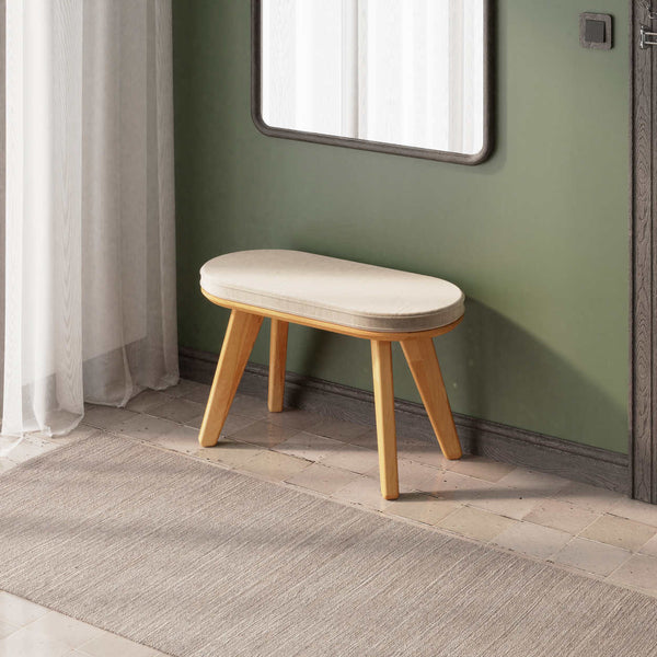 Yase Bench 80 x 38 cm, kum kadife döşeme, masif kayın gövde, döşenmiş ev ortamında kullanım görünümü