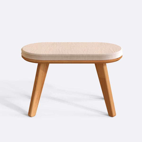 Yase Bench 80 x 38 cm, ekru kadife döşeme, masif kayın gövde, beyaz zeminde önden stüdyo çekimi