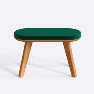 Yase Bench 80 x 38 cm, zümrüt kadife döşeme, masif kayın gövde, beyaz zeminde önden stüdyo çekimi