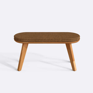 Yase Bench 100 x 38 cm, badem keten döşeme, masif kayın gövde, beyaz zeminde önden stüdyo çekimi