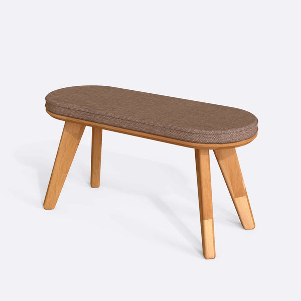 Yase Bench 100 x 38 cm, kahve keten döşeme, masif kayın gövde, beyaz zeminde üç çeyrek açıdan stüdyo çekimi