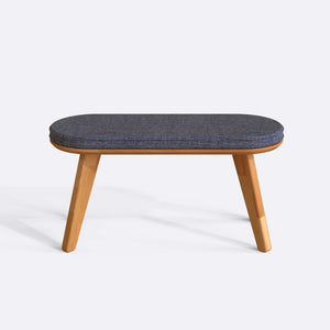Yase Bench 100 x 38 cm, kül keten döşeme, masif kayın gövde, beyaz zeminde önden stüdyo çekimi