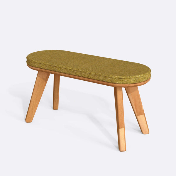 Yase Bench 100 x 38 cm, sarı keten döşeme, masif kayın gövde, beyaz zeminde üç çeyrek açıdan stüdyo çekimi