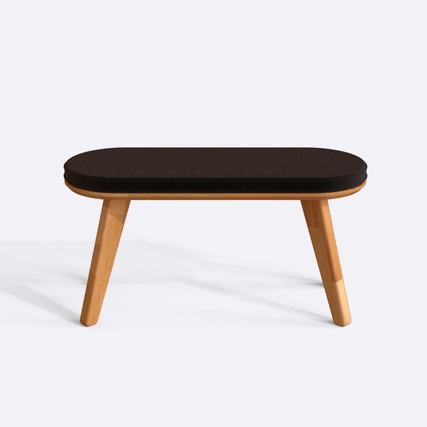 Yase Bench 100 x 38 cm, kahve kadife döşeme, masif kayın gövde, beyaz zeminde önden stüdyo çekimi
