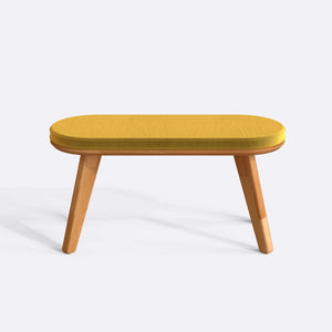 Yase Bench 100 x 38 cm, sarı kadife döşeme, masif kayın gövde, beyaz zeminde önden stüdyo çekimi