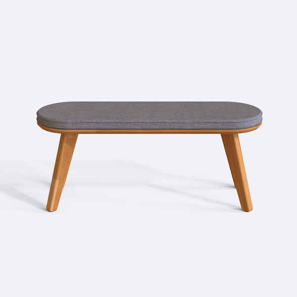 Yase Bench 120 x 38, gri keten döşemeli oturum ve masif kayın gövde, düz beyaz zeminde önden stüdyo çekimi