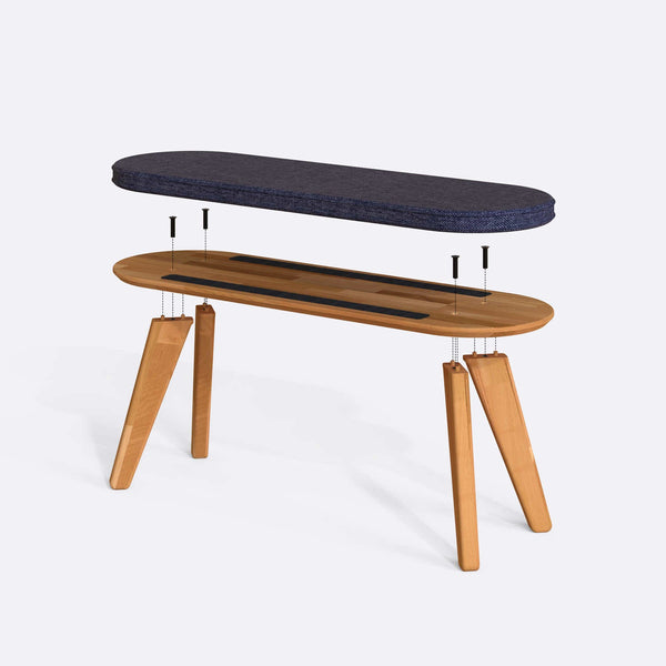 Yase Bench 120 x 38 parçalarına ayrılmış montaj görünümü, lacivert keten döşemeli oturum, masif kayın ayaklar ve vidalar