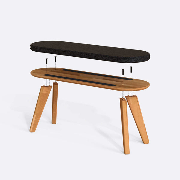 Yase Bench 120 x 38 parçalarına ayrılmış montaj görünümü, siyah keten döşemeli oturum, masif kayın ayaklar ve vidalar