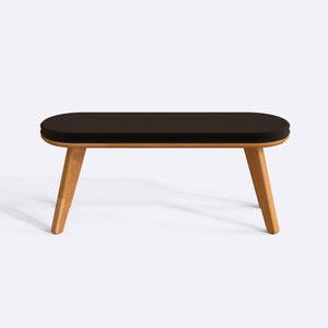 Yase Bench 120 x 38, kahve kadife döşemeli oturum ve masif kayın gövde, düz beyaz zeminde önden stüdyo çekimi