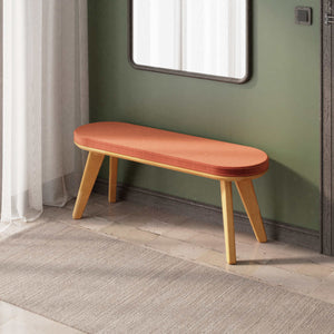 Yase Bench, masif kayın gövde ve kumaş döşeme, 120 cm genişliğinde, ev ortamında kullanım görünümü