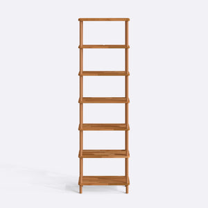7 Raflı Kitaplık 60 x 28 cm, %100 masif kayın, doğal ahşap dokusu, beyaz zeminde önden stüdyo çekimi