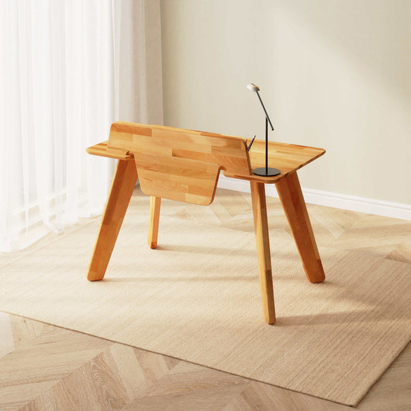 Han V2 Çalışma Masası 120 x 70 cm, %100 masif kayın, kavisli arka paneli ve eğimli ayakları, ev ortamında
