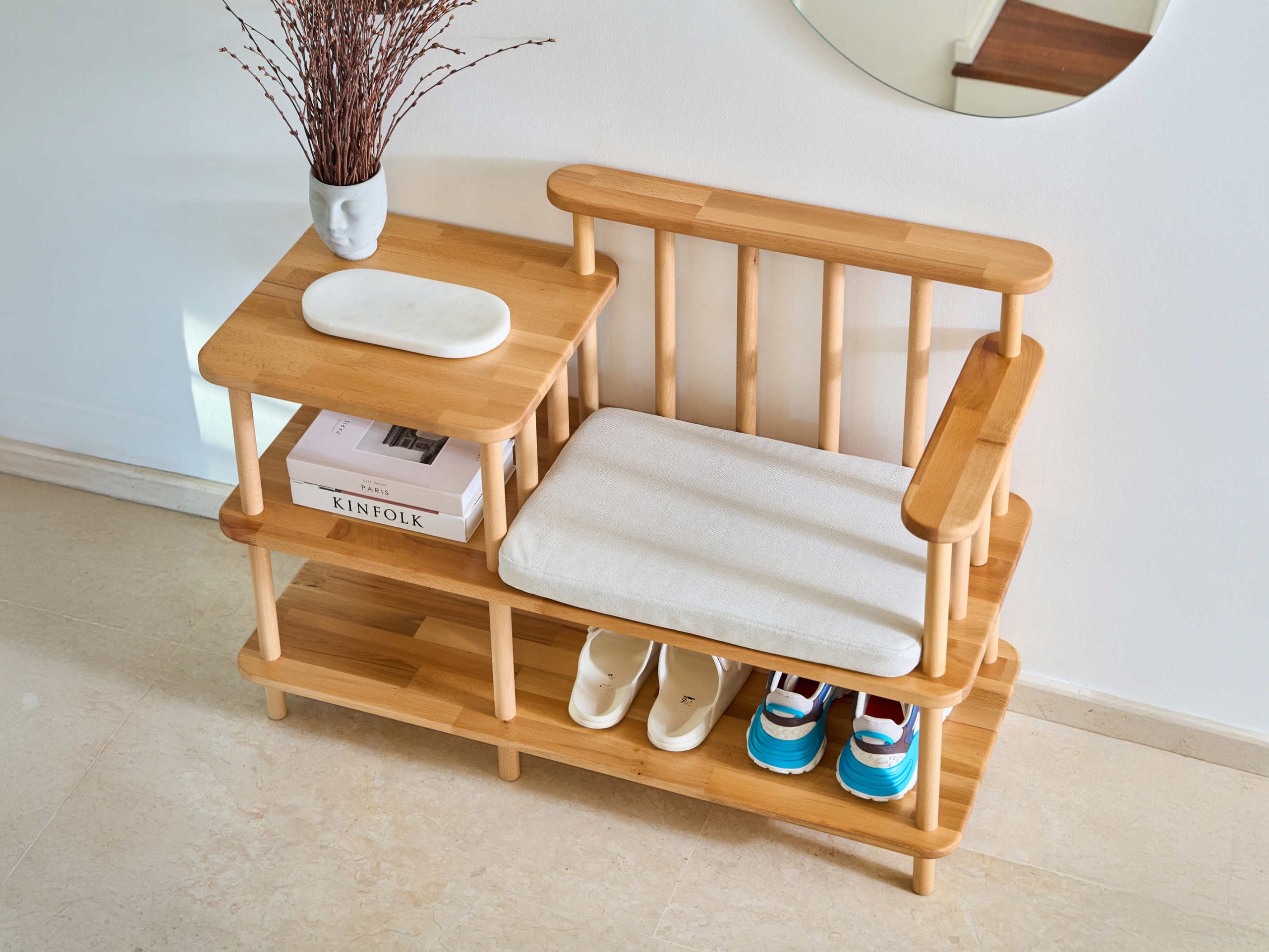 Thindor bench ile düzenli giriş holü vestiyer alanı