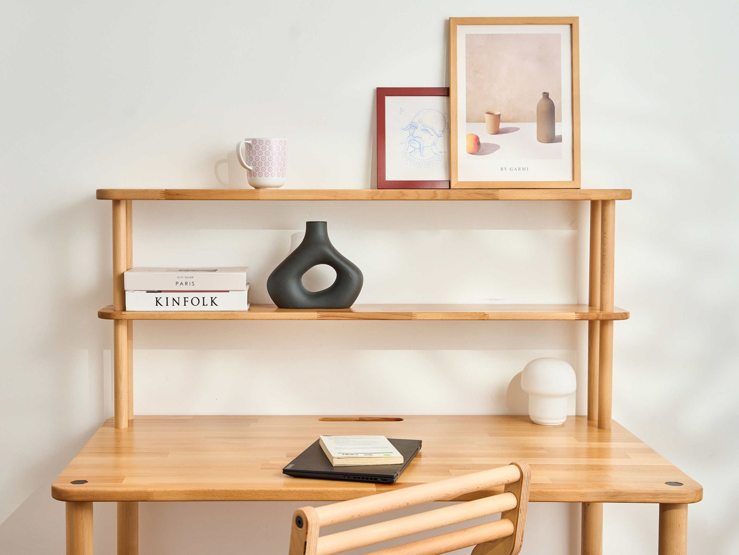 Masif kayın ağacı Aben çalışma masası ile düzenli çalışma alanı